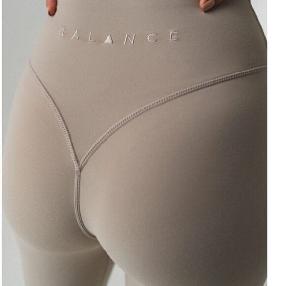 Balance Athletica Vitality The Cloud Pant Legging Mica Beige NEW - Picture 9 of 9